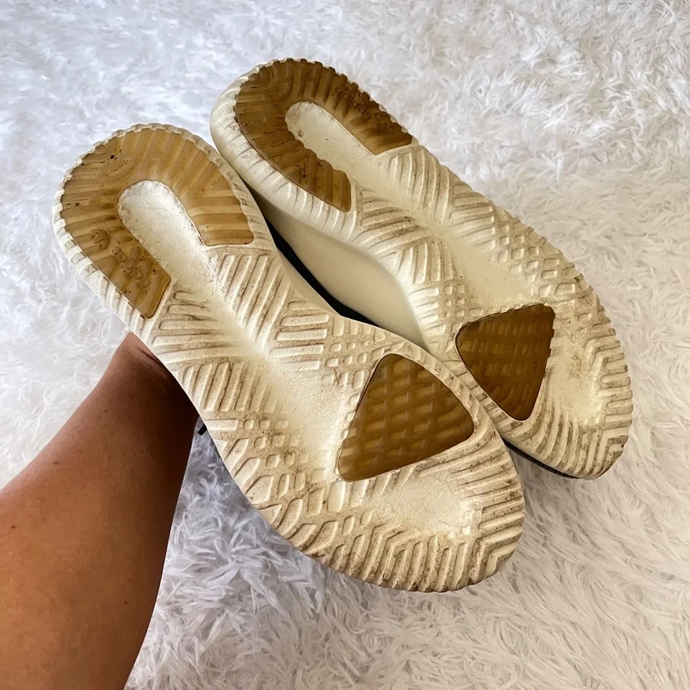 ADIDAS Olive Green Tubular Sneakers - W8 - Picture 5 of 7